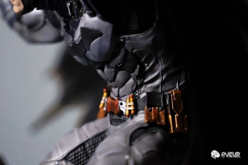 【蝙蝠俠：阿卡姆騎士】聖誕開箱了《阿卡姆》系列遊戲授權的這個蝙蝠俠雕像，感受了一下高性價比！-第59張