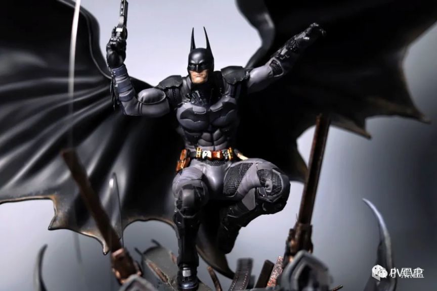 【蝙蝠俠：阿卡姆騎士】聖誕開箱了《阿卡姆》系列遊戲授權的這個蝙蝠俠雕像，感受了一下高性價比！-第48張