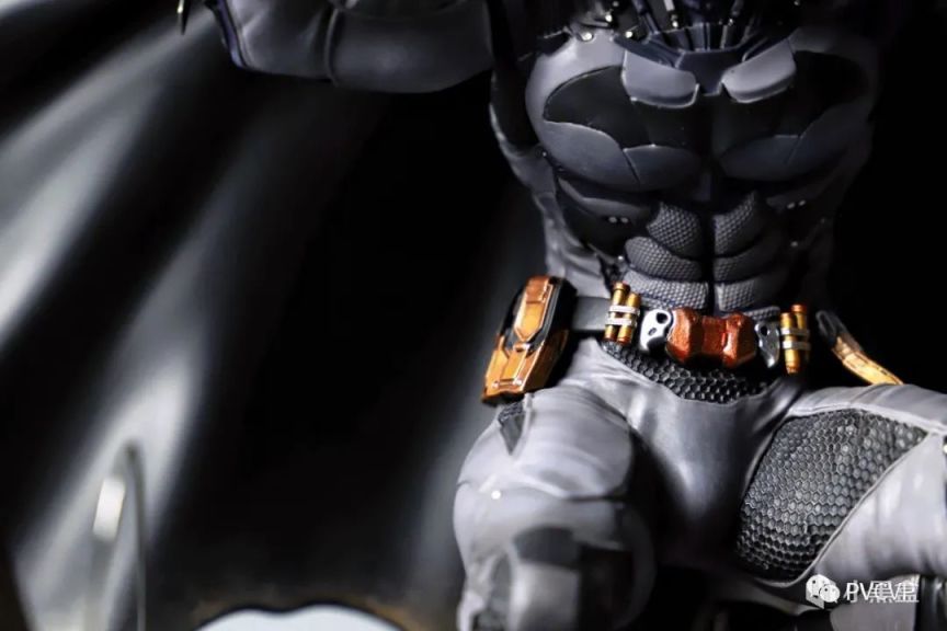 【蝙蝠俠：阿卡姆騎士】聖誕開箱了《阿卡姆》系列遊戲授權的這個蝙蝠俠雕像，感受了一下高性價比！-第51張