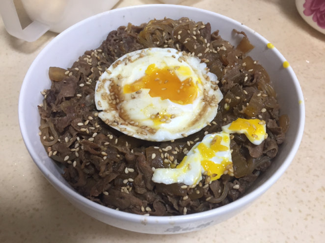 【小飯盒】憨憨料理之：日式肥牛飯