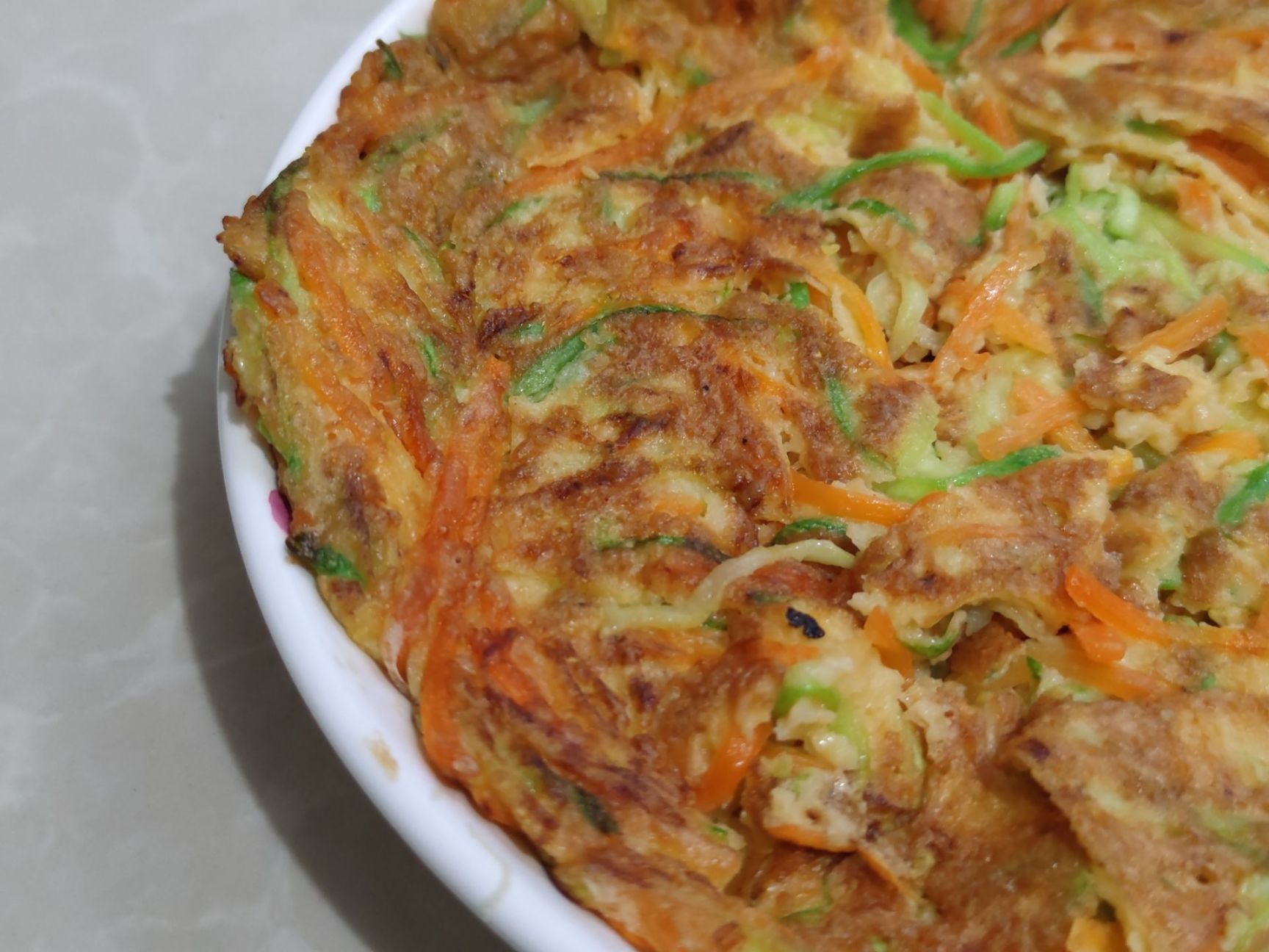 【小饭盒】家常菜系列:拍黄瓜与西葫芦丝煎蛋-第8张