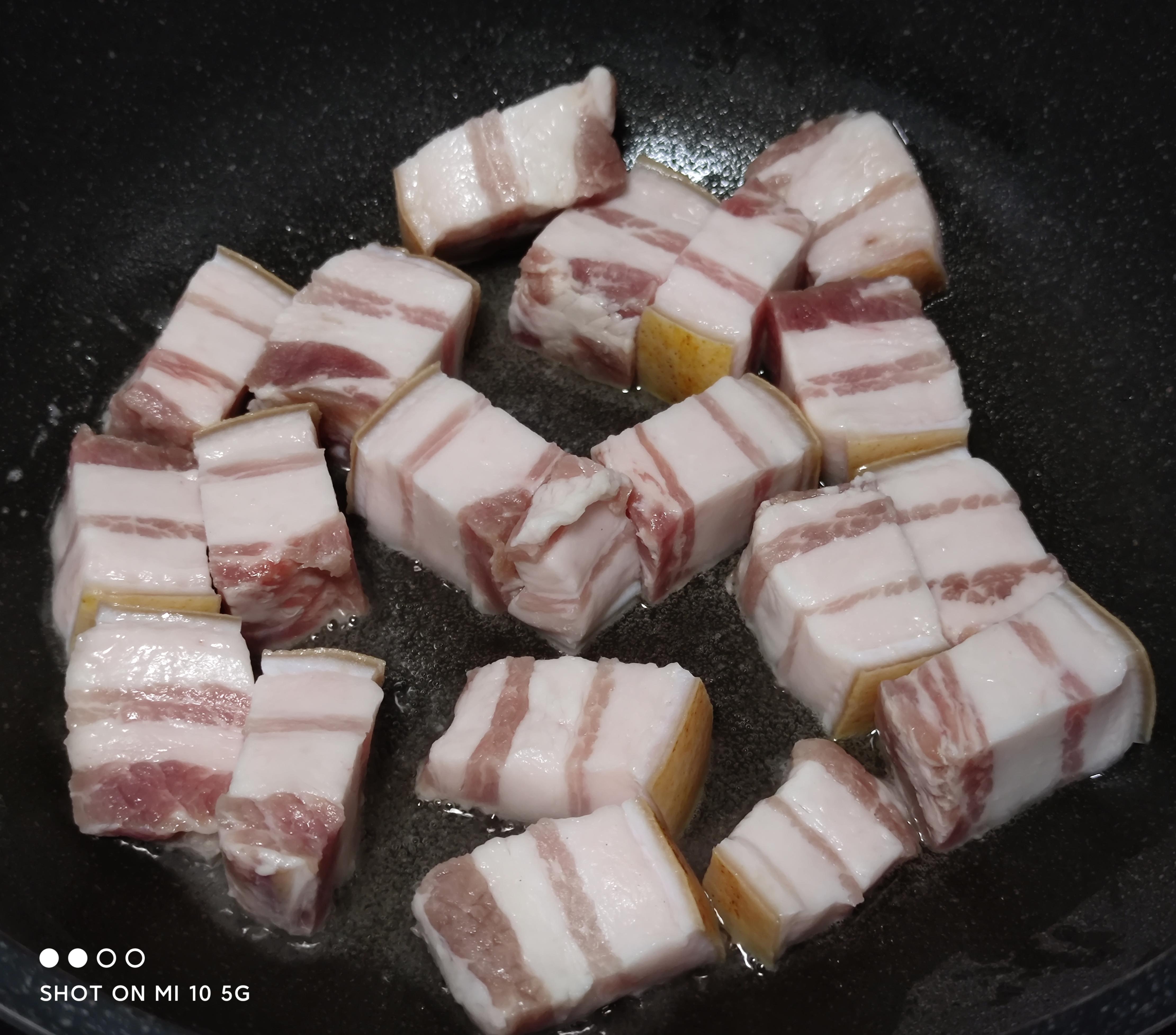 【小飯盒】蒜頭春的美食分享《川式紅燒肉》-第4張