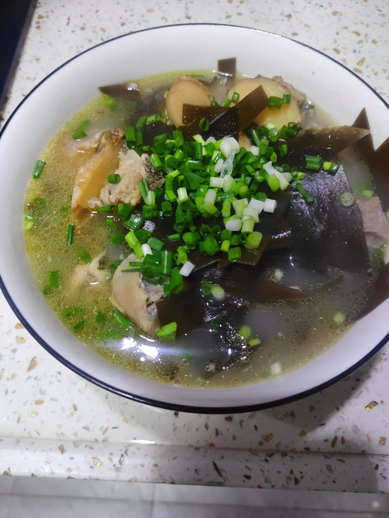 【小饭盒】家常菜 绿豆排骨海带汤-第5张
