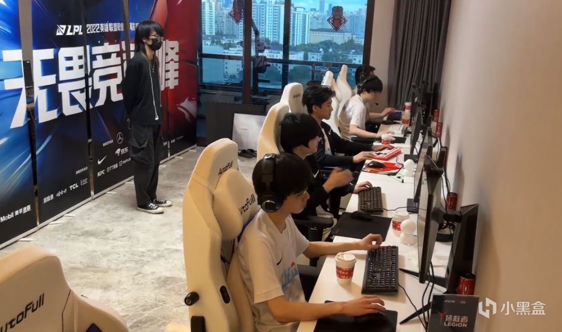 【英雄联盟】纳尔狂怒基因豪取三杀，BLG 1:1 TT-第14张