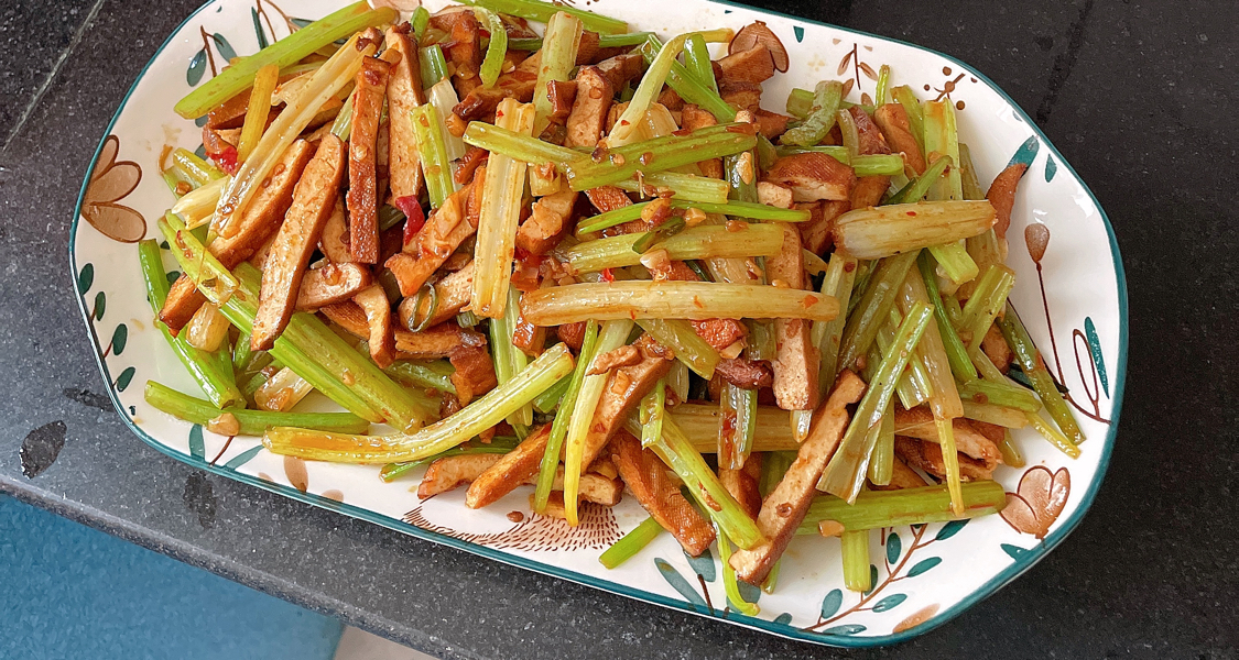 超级家常菜——芹菜炒香干