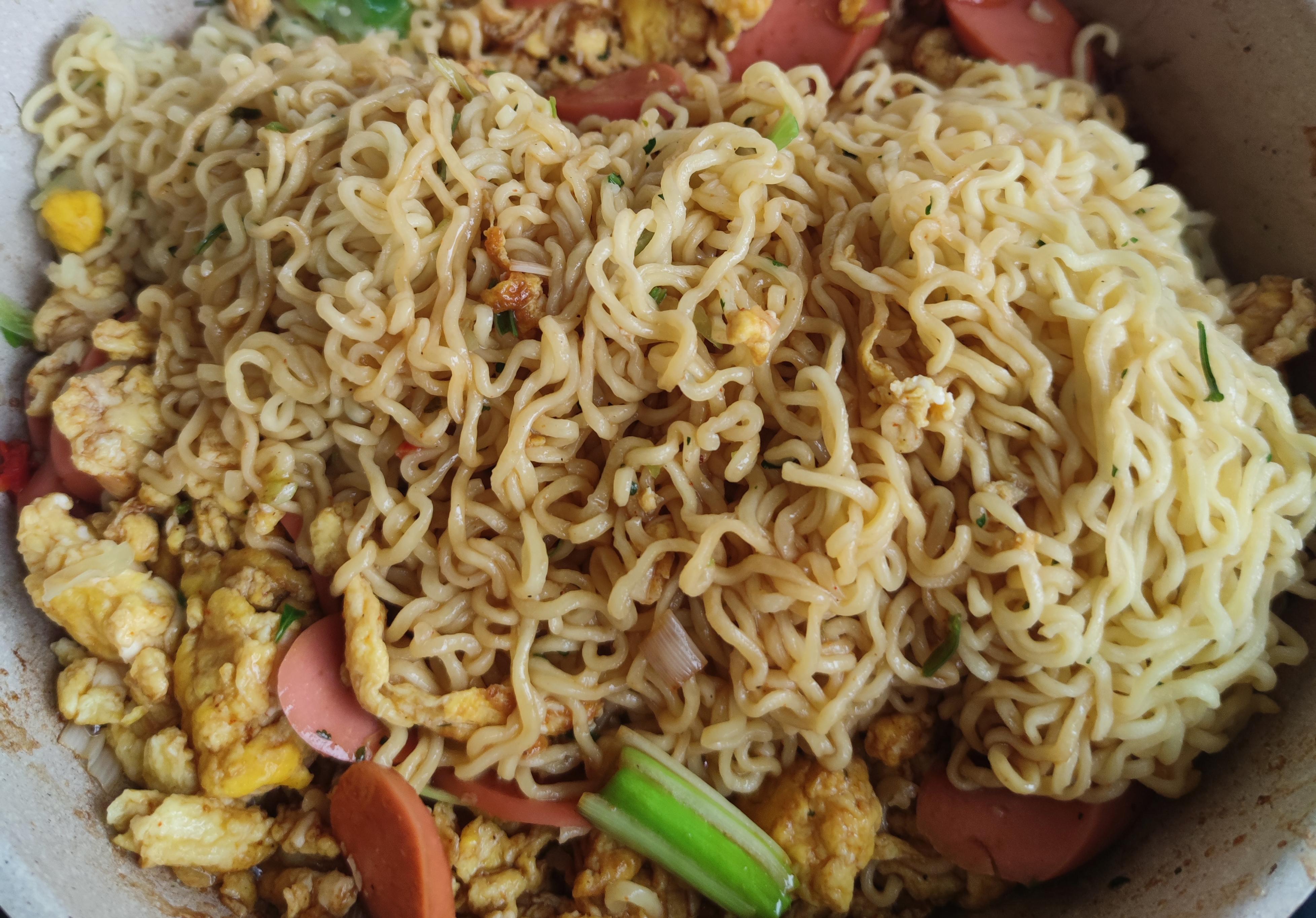 炒方便面:谁不想在打游戏前弄一碗