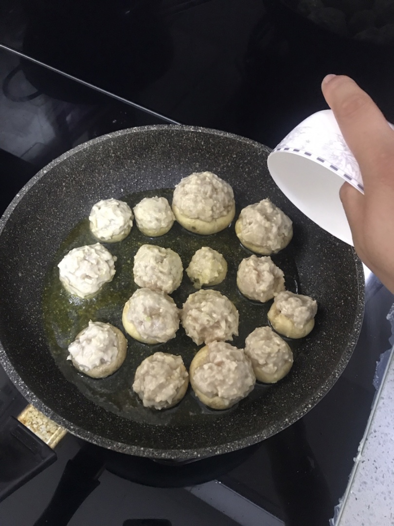 【小飯盒】瞎炒·超簡單的煎釀口蘑-第16張