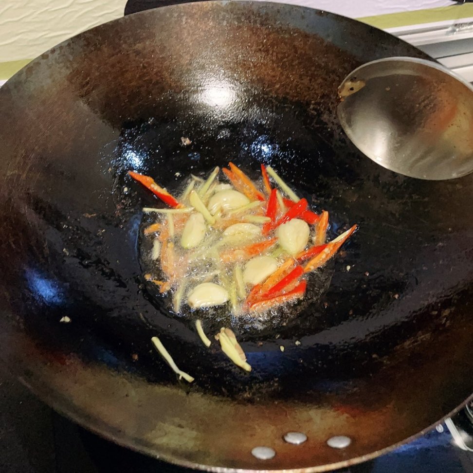 【小飯盒】豬肝的很多種做法之  洋蔥炒豬肝-第4張