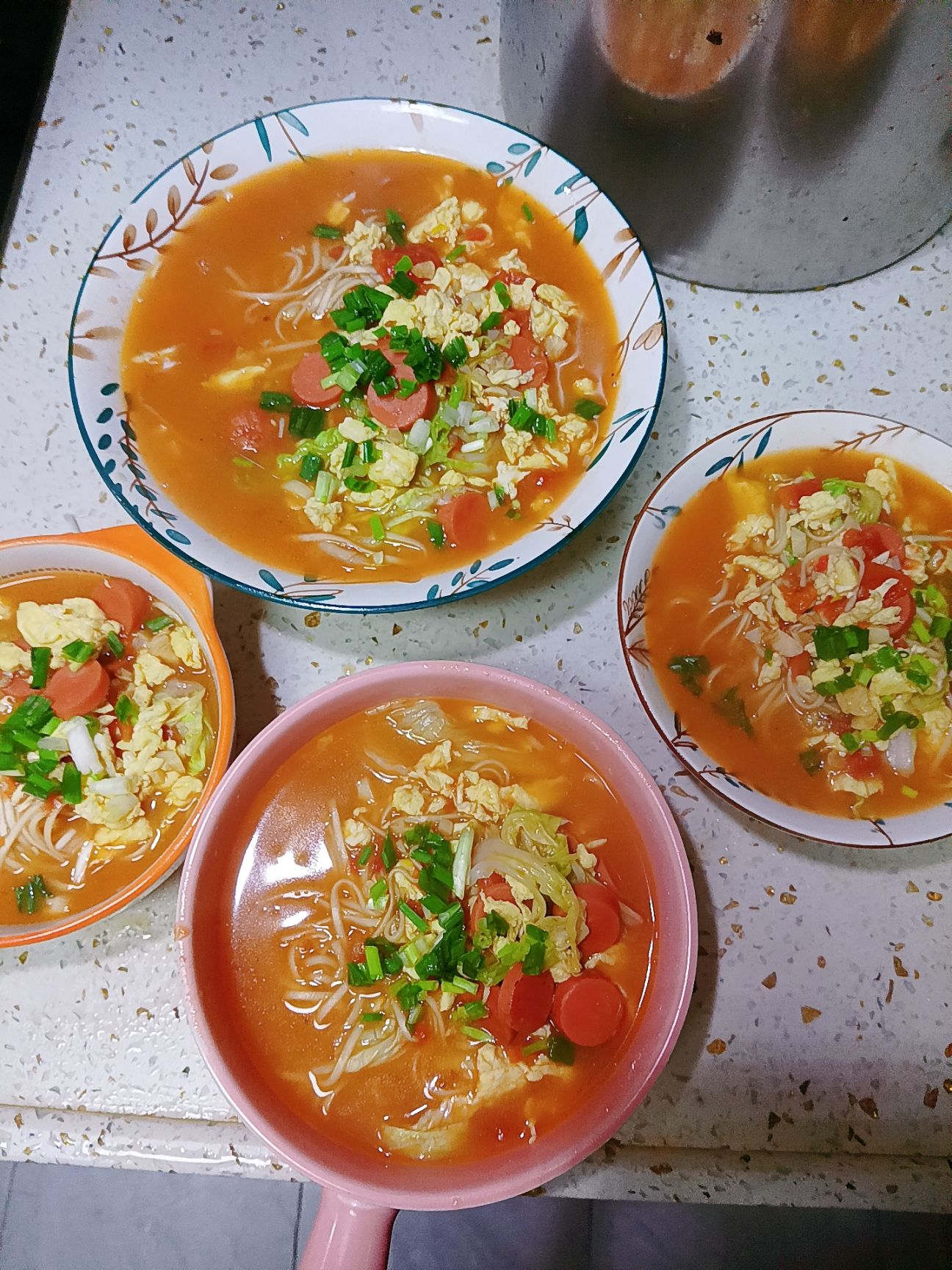 【球盟会】汤都要吃完的，番茄鸡蛋火腿肠面