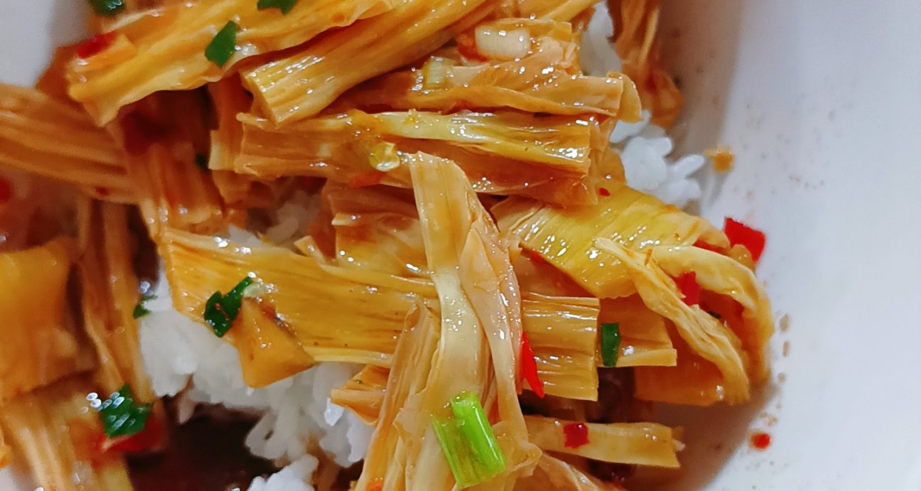 食堂今天吃什么菜 素炒腐竹