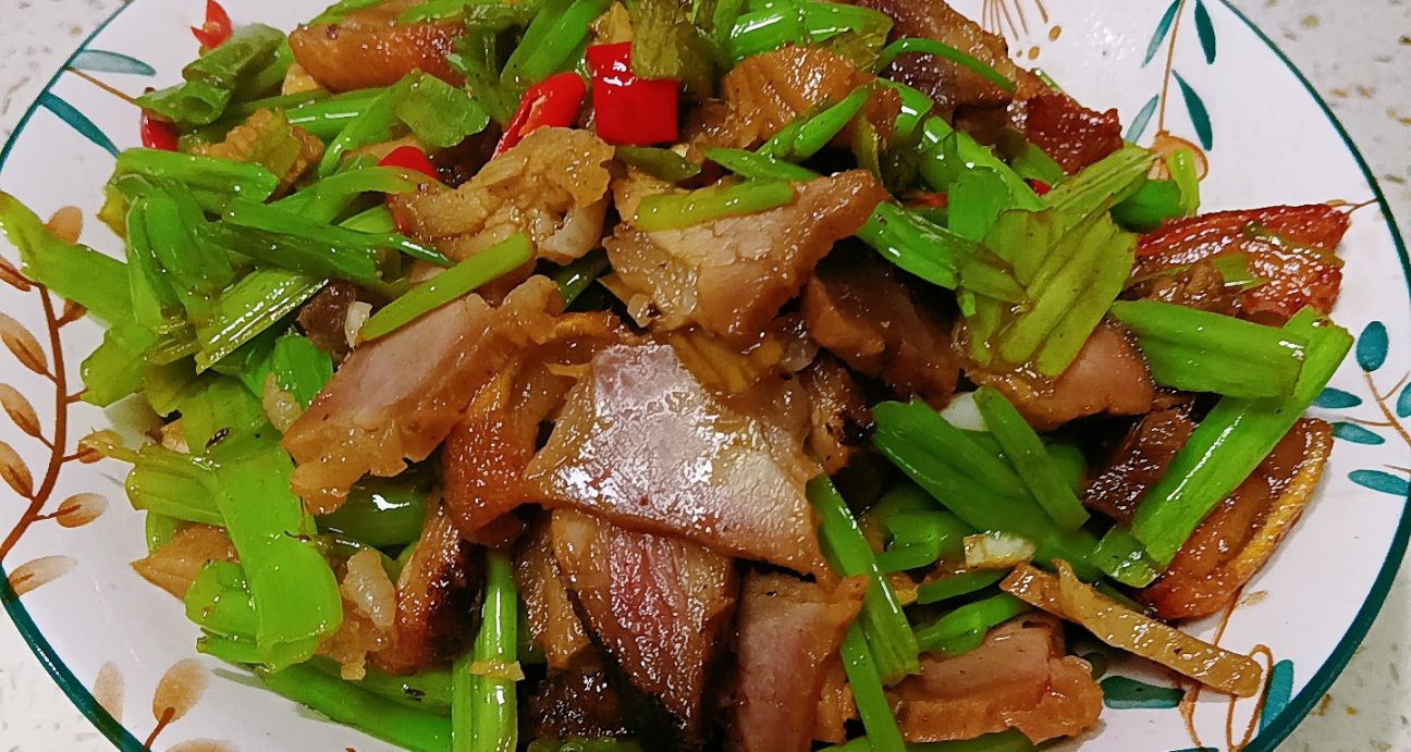 臘肉炒空心菜杆