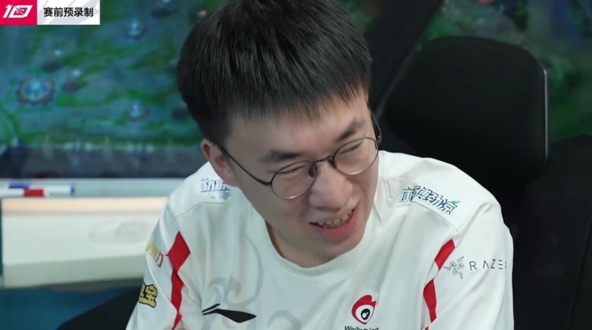 【英雄联盟】LPL：小虎休赛期破口大骂，透露RNG中单情况，结果被弹幕干破防