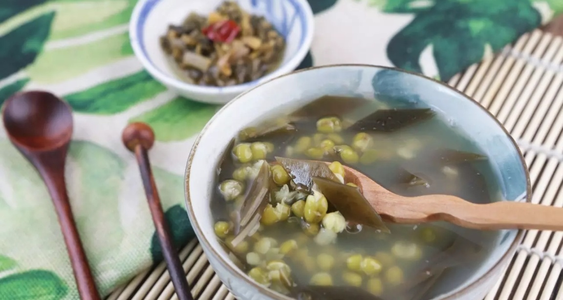 夏日将至，广东最常见的海带绿豆沙呈上