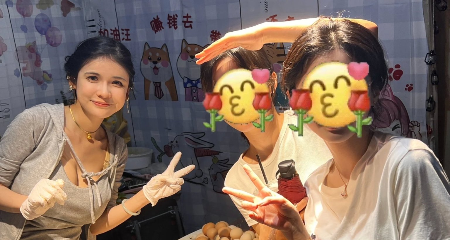 狗头萝莉摆摊买煎饼，靠劳动吃饭理应获得尊重！