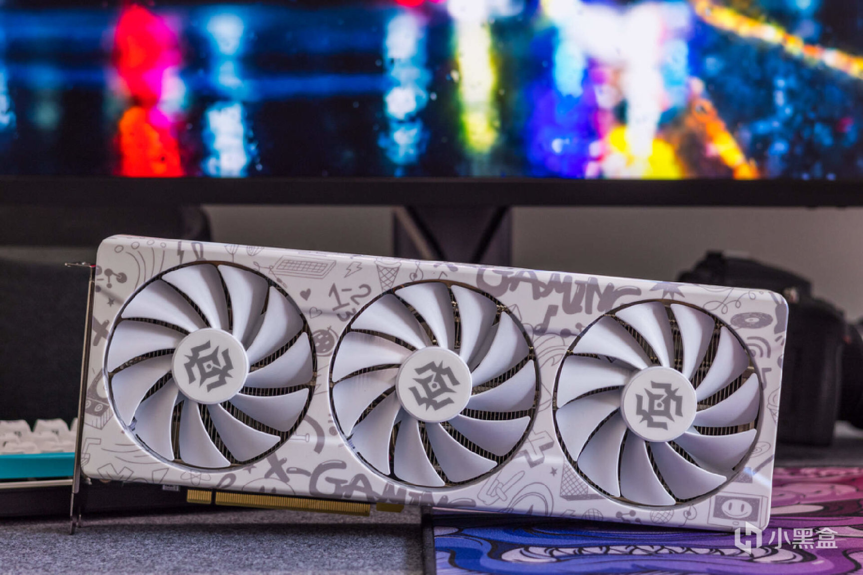 白色主机构建:13代酷睿＋索泰RTX 4070 欧泊白打造Dream PC之旅