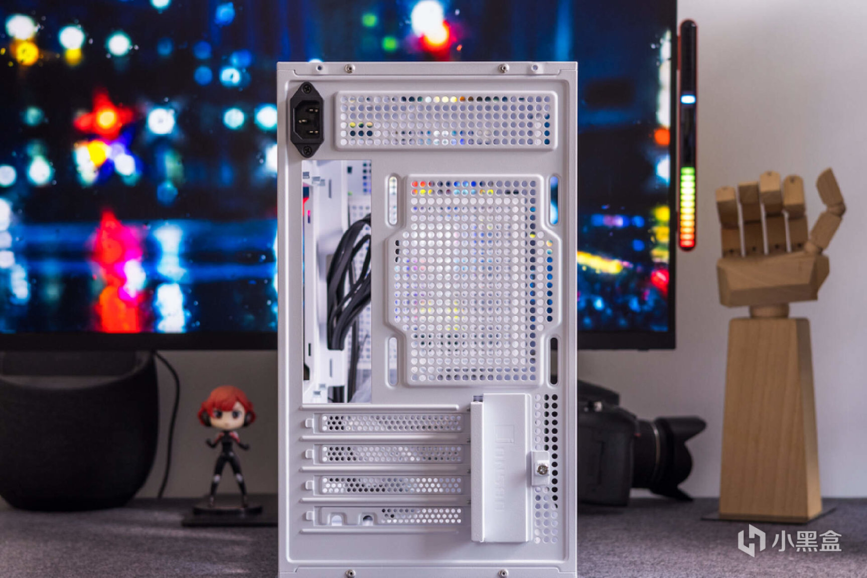 白色主机构建:13代酷睿＋索泰RTX 4070 欧泊白打造Dream PC之旅