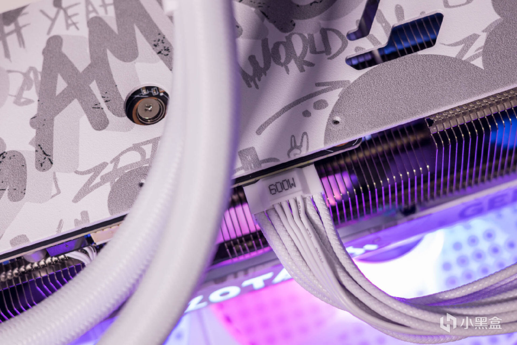 白色主机构建:13代酷睿＋索泰RTX 4070 欧泊白打造Dream PC之旅