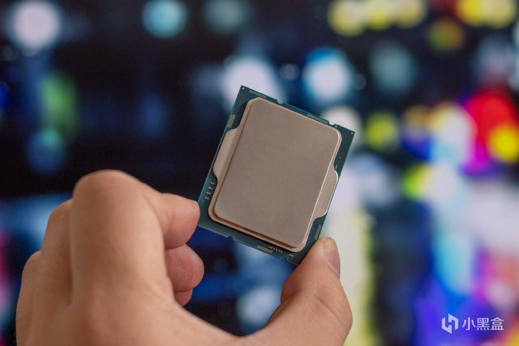 白色主机构建:13代酷睿＋索泰RTX 4070 欧泊白打造Dream PC之旅