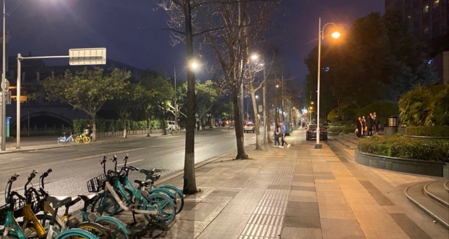 騎行在深夜12點