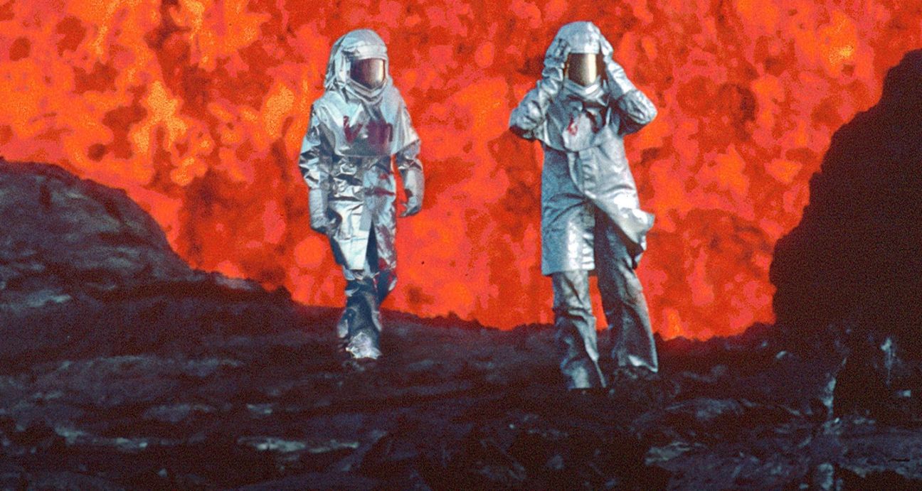 我忘记了所有悲剧，眼见皆为奇迹：浪漫悲歌《火山挚恋》