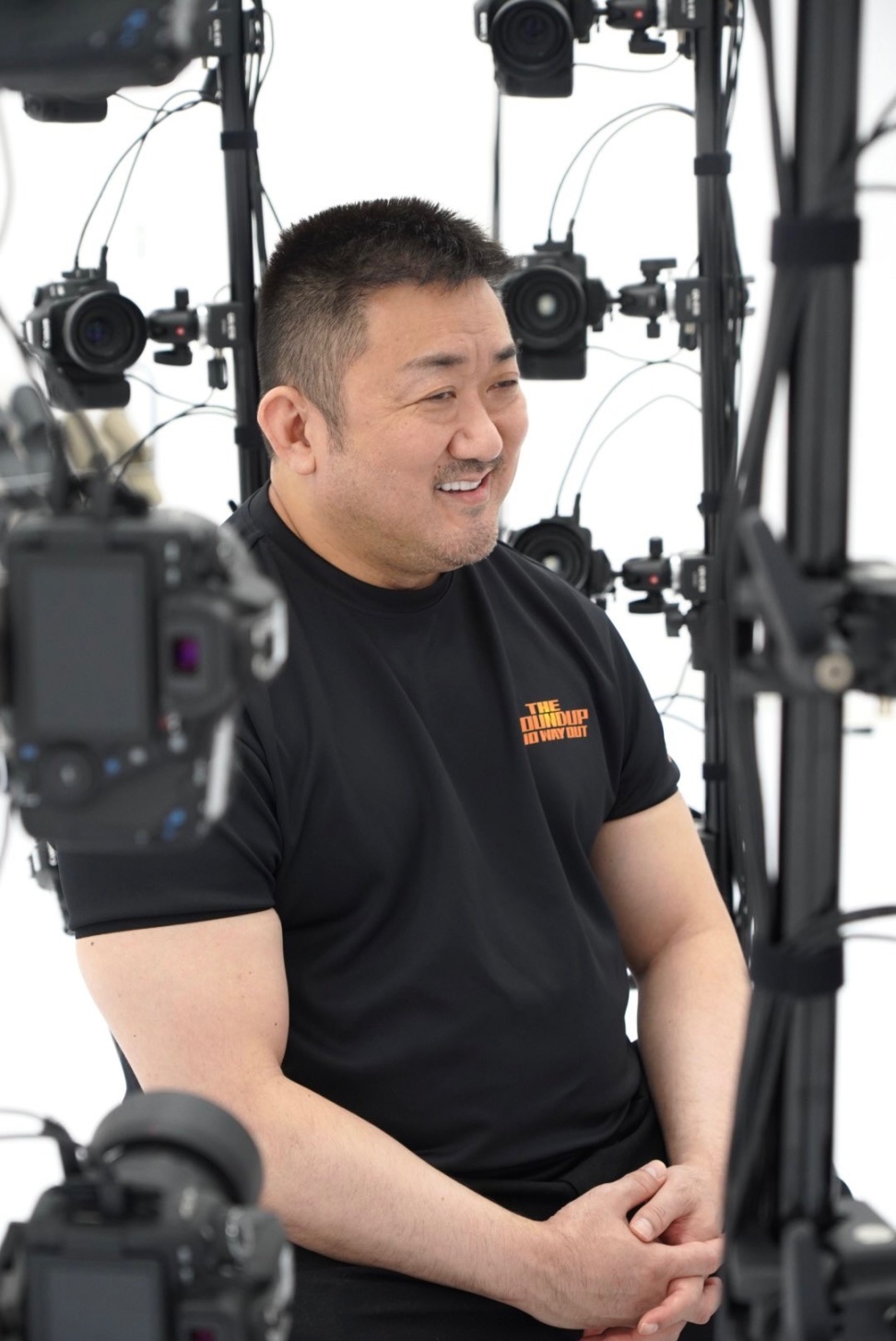 韩国知名演员马东锡参观小岛秀夫工作室