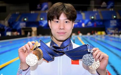 大运会游泳队18金收官，“秀兵”覃海洋封神包揽三金！