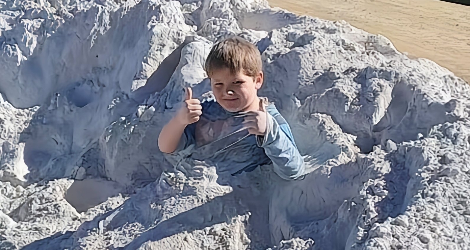 巴西少年跳进石灰粉中玩耍最后不治身亡