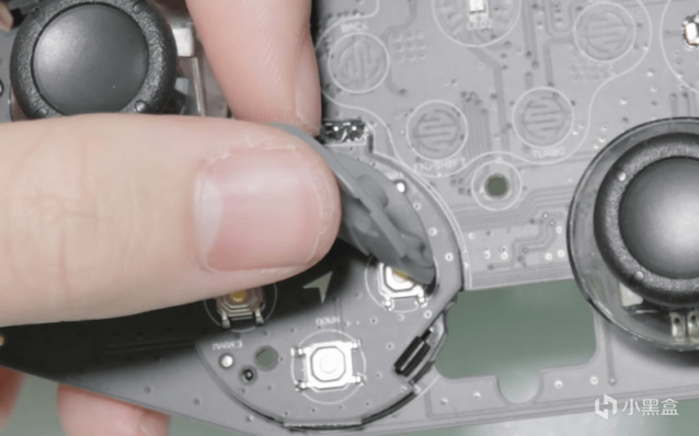 谁一直是手柄界的常青树？又有双霍尔新品？拆机详细测评！