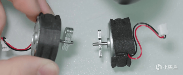 谁一直是手柄界的常青树？又有双霍尔新品？拆机详细测评！