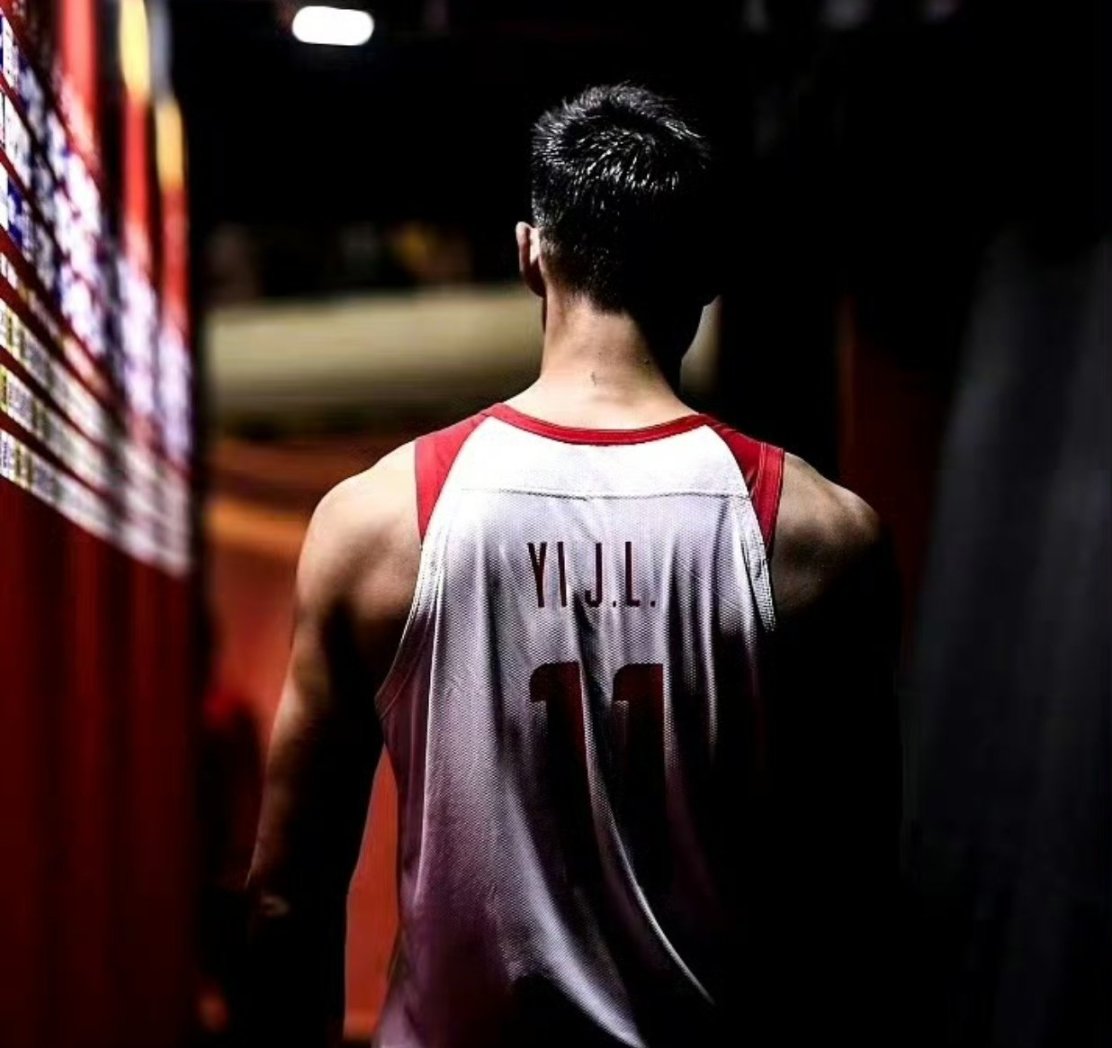 中国男篮传奇易建联宣布退役