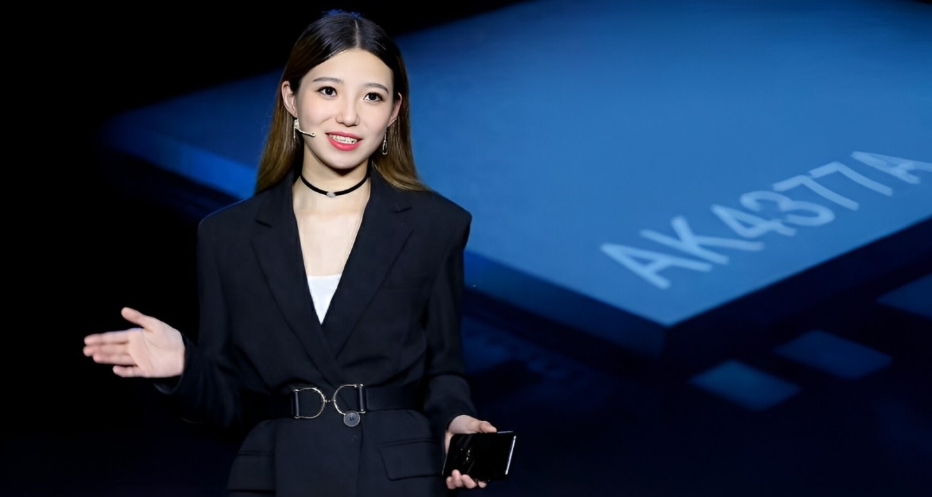 iQOO產品美女經理宋大腿離職登上熱搜，再見會是什麼時候？