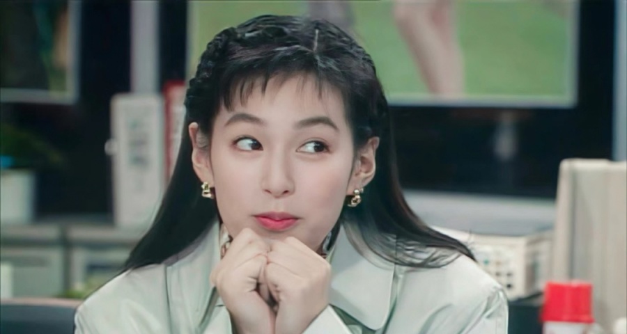 赤名莉香：她什麼都懂，卻還是那麼天真。