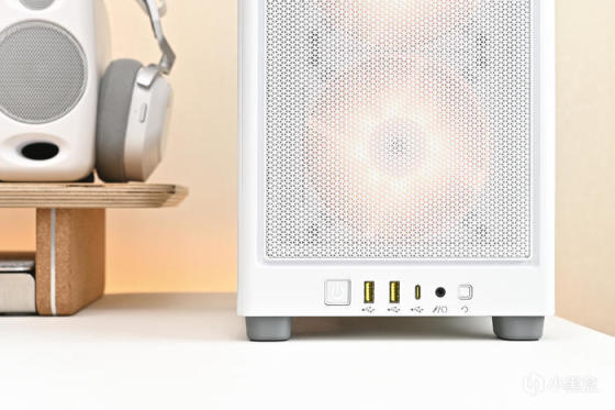 七彩虹 B760I+影驰 4070+海盗船 2000D AF RGB 装机展示