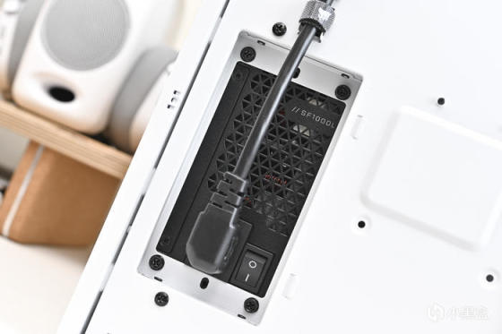 七彩虹 B760I+影驰 4070+海盗船 2000D AF RGB 装机展示