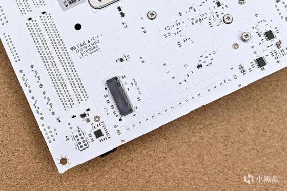 七彩虹 B760I+影驰 4070+海盗船 2000D AF RGB 装机展示