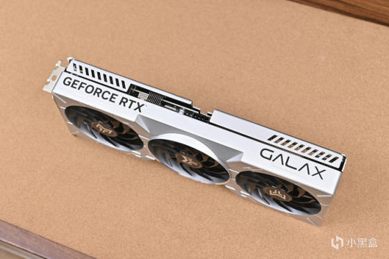 七彩虹 B760I+影驰 4070+海盗船 2000D AF RGB 装机展示