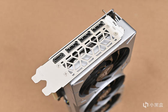 七彩虹 B760I+影驰 4070+海盗船 2000D AF RGB 装机展示