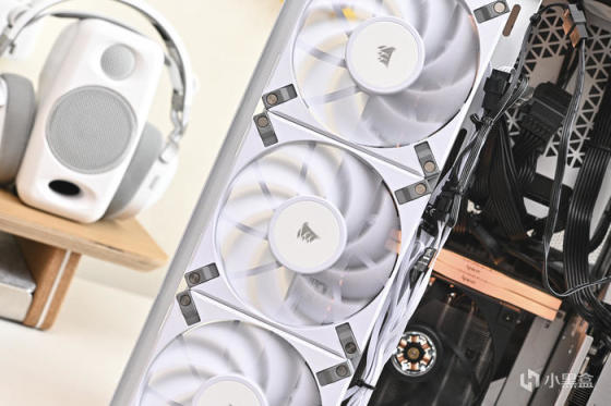 七彩虹 B760I+影驰 4070+海盗船 2000D AF RGB 装机展示