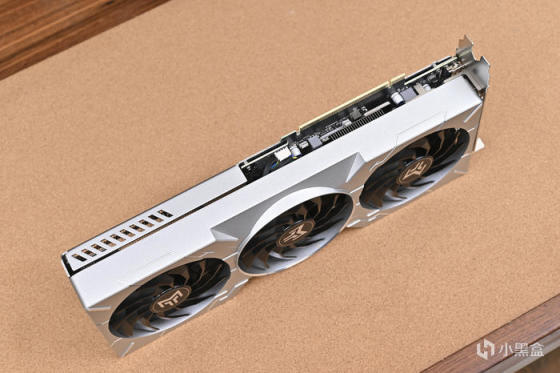 七彩虹 B760I+影驰 4070+海盗船 2000D AF RGB 装机展示