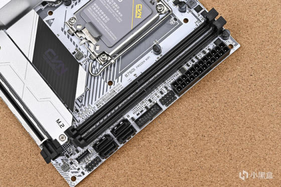 七彩虹 B760I+影驰 4070+海盗船 2000D AF RGB 装机展示