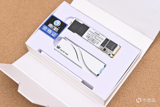 七彩虹 B760I+影驰 4070+海盗船 2000D AF RGB 装机展示