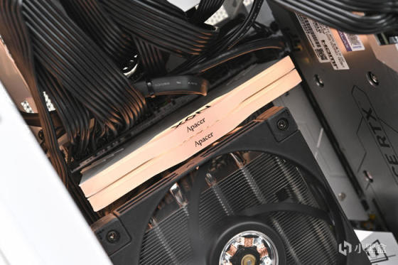 七彩虹 B760I+影驰 4070+海盗船 2000D AF RGB 装机展示