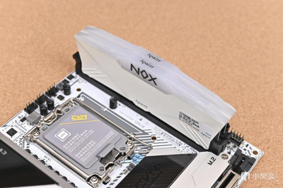 七彩虹 B760I+影驰 4070+海盗船 2000D AF RGB 装机展示