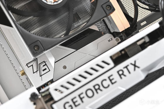 七彩虹 B760I+影驰 4070+海盗船 2000D AF RGB 装机展示