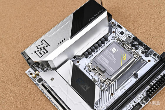 七彩虹 B760I+影驰 4070+海盗船 2000D AF RGB 装机展示