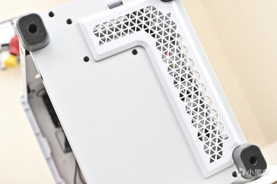 七彩虹 B760I+影驰 4070+海盗船 2000D AF RGB 装机展示