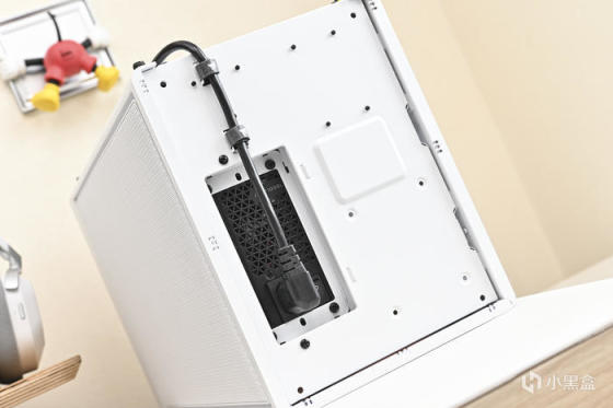 七彩虹 B760I+影驰 4070+海盗船 2000D AF RGB 装机展示