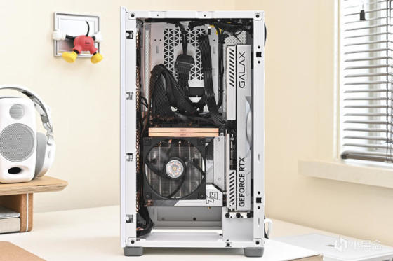 七彩虹 B760I+影驰 4070+海盗船 2000D AF RGB 装机展示