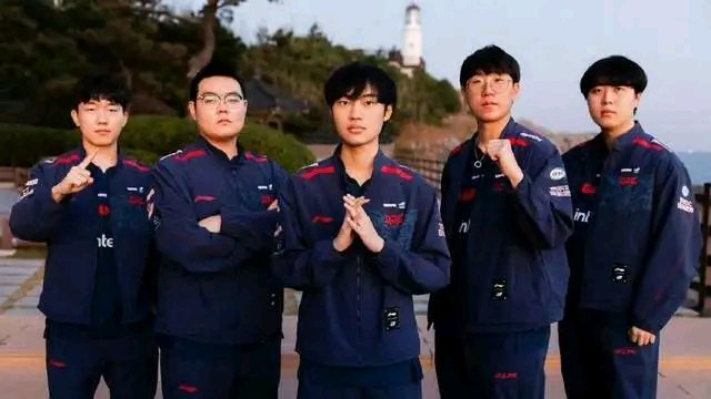 【英雄联盟】S赛四强焦点战，JDG复仇对决T1，LPL锁定冠军的一战?-第1张