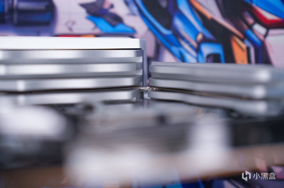 一线品牌看呆！从外观到性能都五五开？七彩虹Z790 D5 FLOW实测